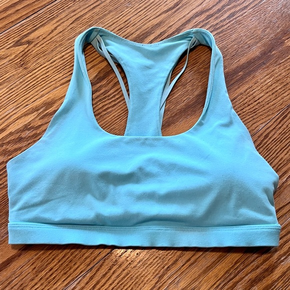 ✨2/$20✨FABLETICS Sports Bra - Size S - Picture 1 of 3